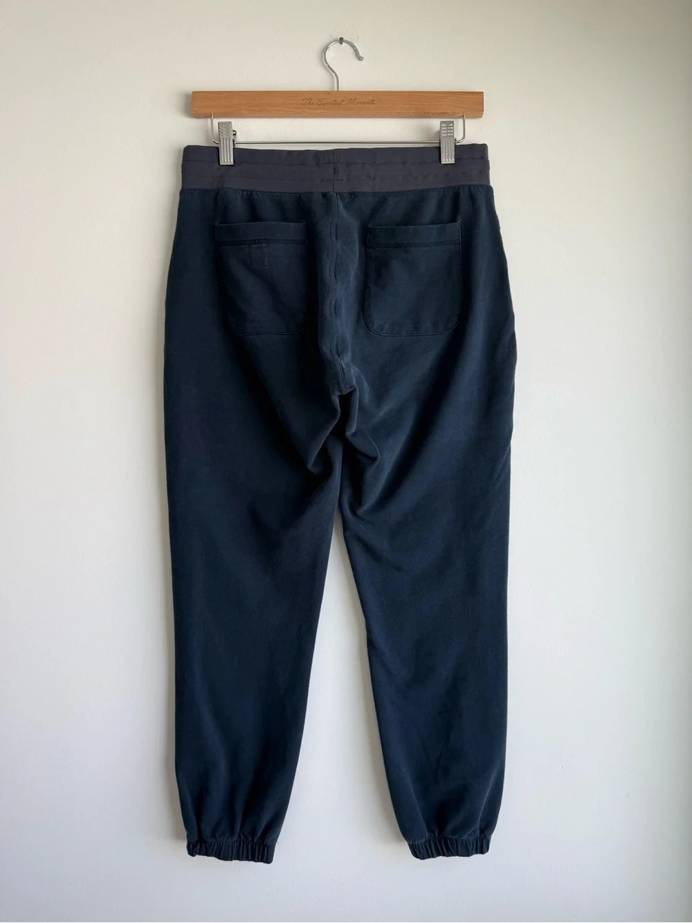 Vuori Balboa Joggers Men’s Small Navy Blue Cropped Athletic Sweatpants - Picture 2 of 7